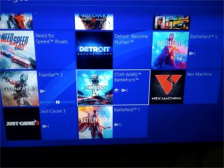 PS4 (PlayStation 4) Negra + 2 Mandos