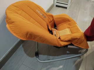 Hamaca mecedora bebé con funda naranja