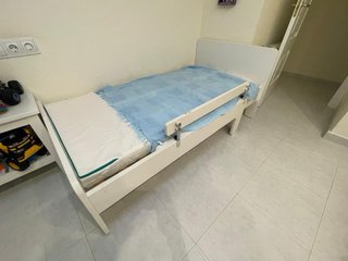 Cama infantil IKEA extensible + colchón