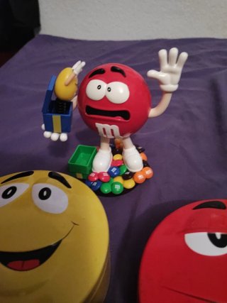 Colección Latas y Figuras M&M's puja