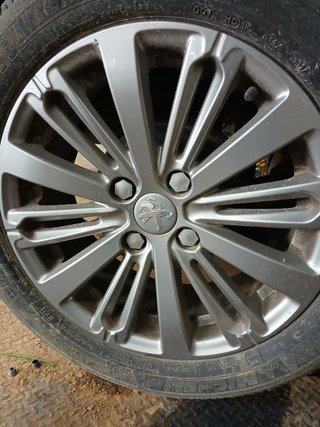 JUEGO LLANTAS Peugeot 208 (01.2012->)