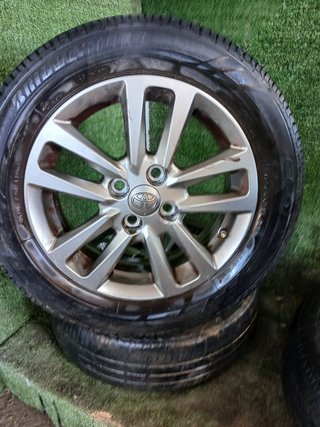 JUEGO LLANTAS Toyota Yaris (P13)(2014->)