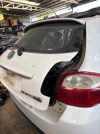 PORTON TRASERO Toyota Auris (E18)(10.2012->)