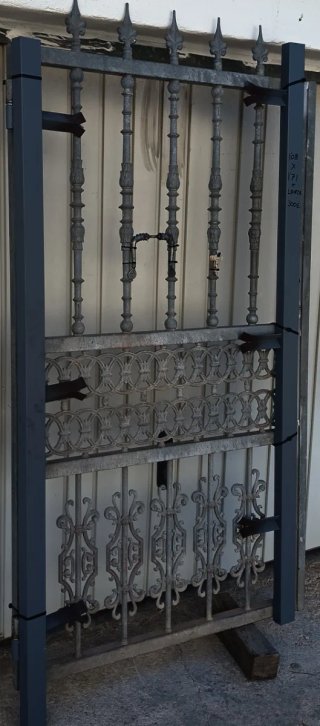 Puerta de hierro para jardín