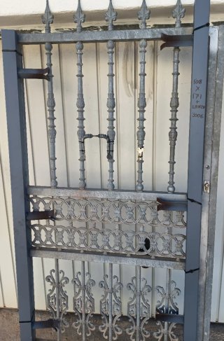 Puerta de hierro para jardín