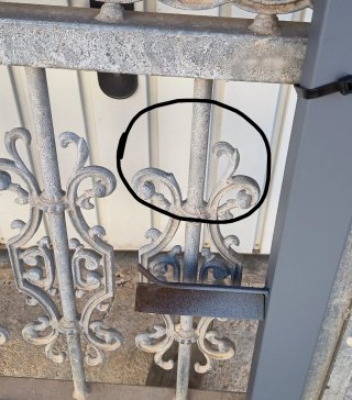 Puerta de hierro para jardín