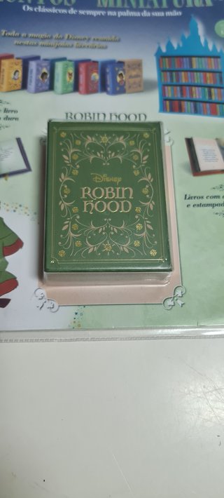Lote de 4 livros infantis Disney, marca Salvat.