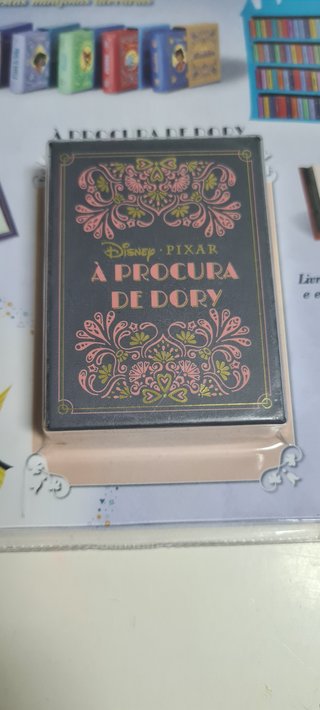 Lote de 4 livros infantis Disney, marca Salvat.