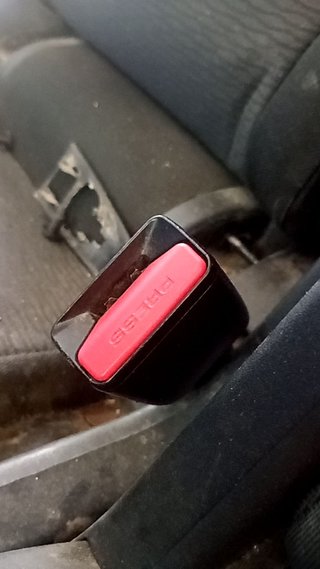 ENGANCHE CINTURON TRASERO DERECHO Land Rover Discovery Sport (2014->2027)