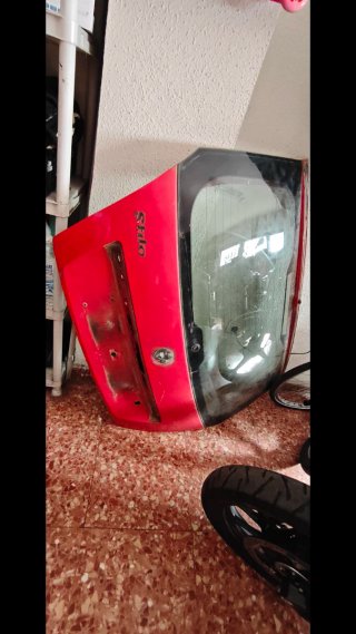 Puerta Maletero Fiat Stilo Roja
