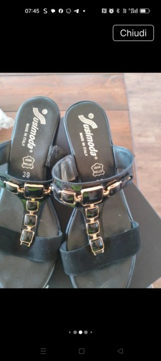 Sandali Susimoda neri con dettagli oro