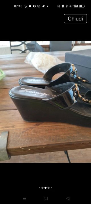 Sandali Susimoda neri con dettagli oro