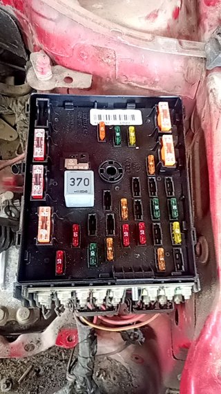 CAJA RELES / FUSIBLES Volkswagen Passat Variant (365) (2010->2013)