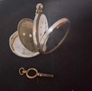 Reloj de bolsillo antiguo Huit Rubis de plata