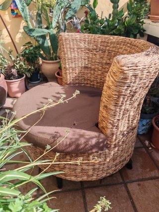 Sillón mimbre ratán cojín marrón