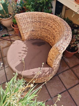 Sillón mimbre ratán cojín marrón