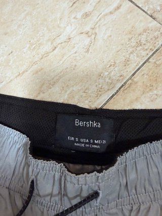 Pantalón corto reflectante Bershka
