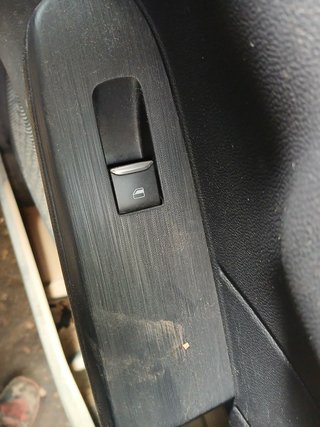 MANDO ELEVALUNAS DELANTERO DERECHO Ford Kuga (2019->2024)