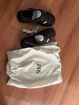 Sandalias cangrejeras hombre Zara Marrón