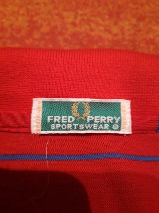 Camiseta Fred Perry Talla M Rayas Retro
