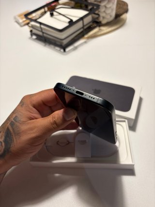 iPhone 16 Negro