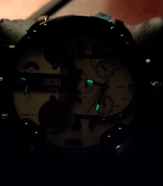Reloj Diesel Daddy, cristal verde iridiscente
