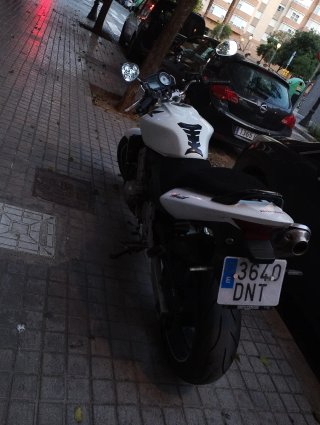 Honda Hornet 600 Blanca