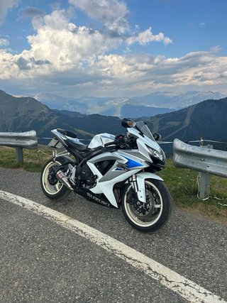 Suzuki gsxr 600 k8
