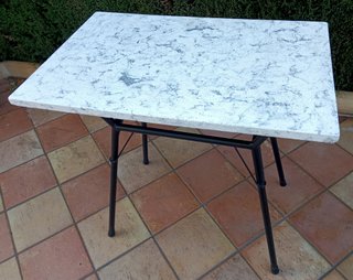 Mesa antigua auxiliar Bistró 1930 mármol y hierro