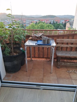 Mesa metálica plegable