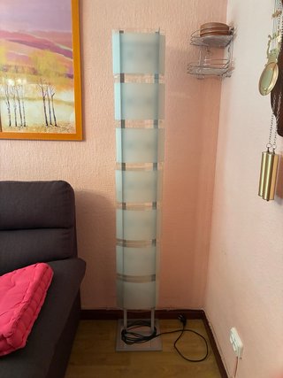Lámpara de pie moderna cristal y metal