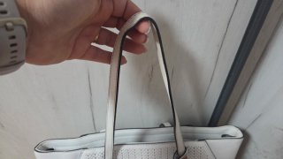 Bolso Guess Blanco Perforado