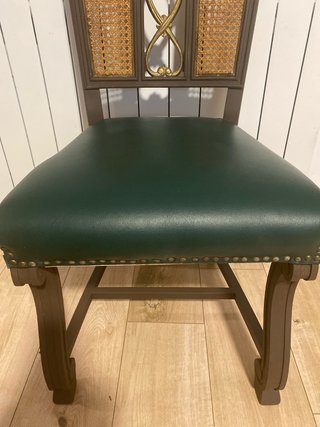 Silla antigua restaurada madera y caña