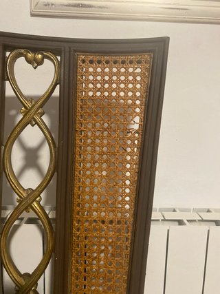 Silla antigua restaurada madera y caña