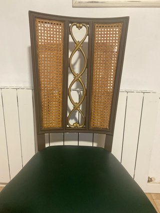 Silla antigua restaurada madera y caña
