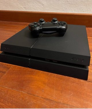 PS4 (PlayStation 4) Nera