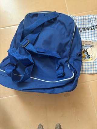 Mochila infantil perrito azul y marrón