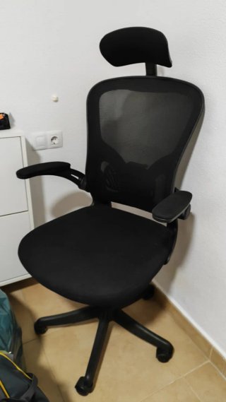 Silla de oficina ergonómica negra