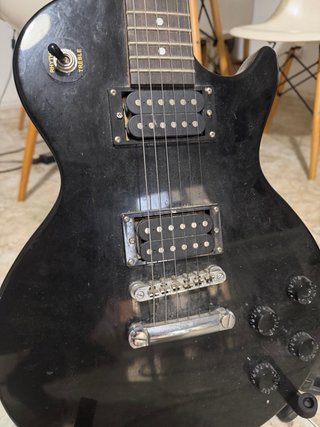 Guitarra Eléctrica Daytona con Amplificador