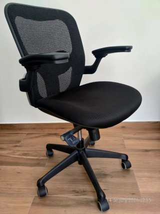 Silla de oficina reclinable negra