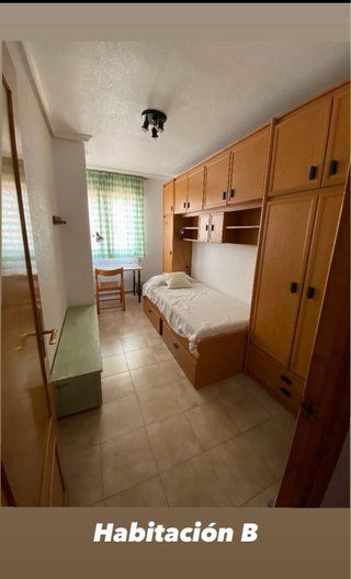 Habitación de Estudiantes  225 €