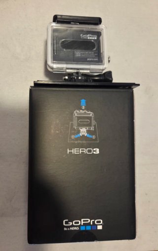 GoPro Hero 3 Plata en perfecto estado y accesorios