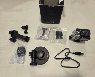 GoPro Hero 3 Plata en perfecto estado y accesorios