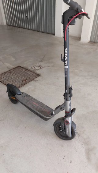 Monopattino Elettrico Ninebot F3e