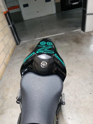 Tapa colín Kawasaki Z900 Negra y Verde