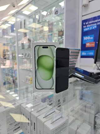 iPhone 15 Plus 128GB Verde 87% Usado Con Caja