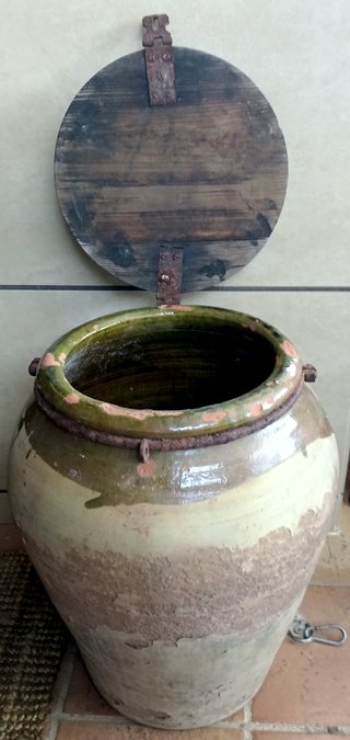 Tinaja antigua de barro 1880 S.XIX tapa madera