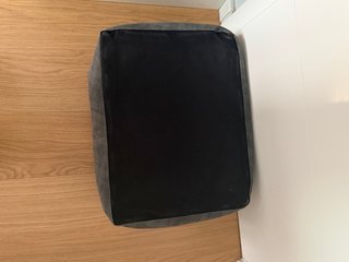 Cama para perro gris y beige