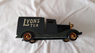 Camión de Té Antiguo de Lyon