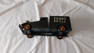 Camión de Té Antiguo de Lyon